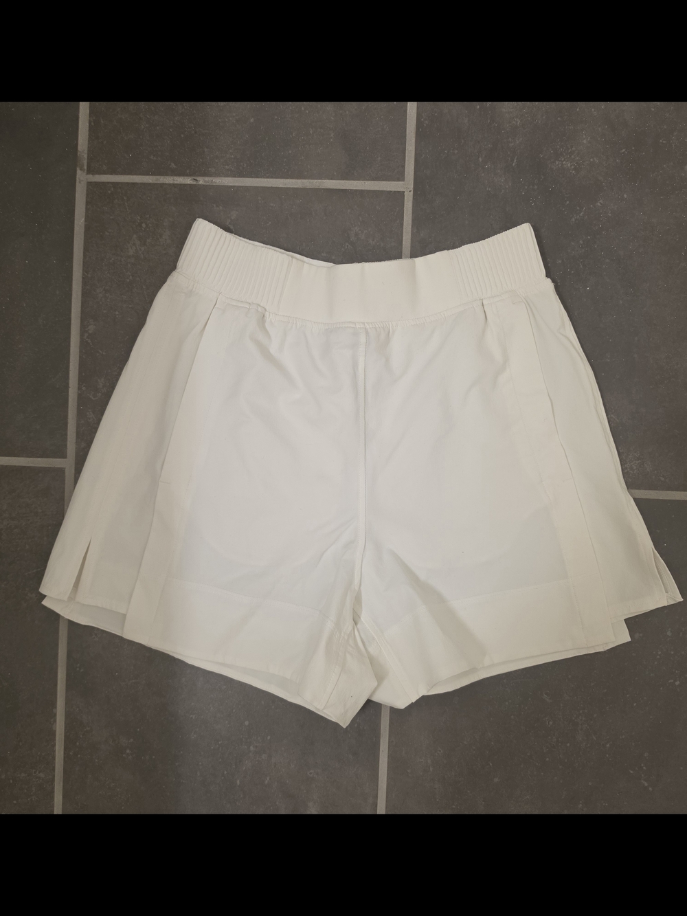 Lululemon Stretch Woven Shorts - Picture 3 of 4
